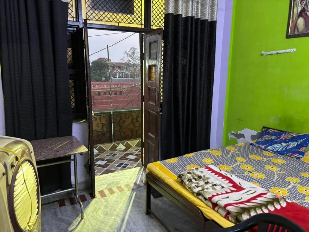 Maatu Shri Comfort Stay-Guest House ماثورا المظهر الخارجي الصورة