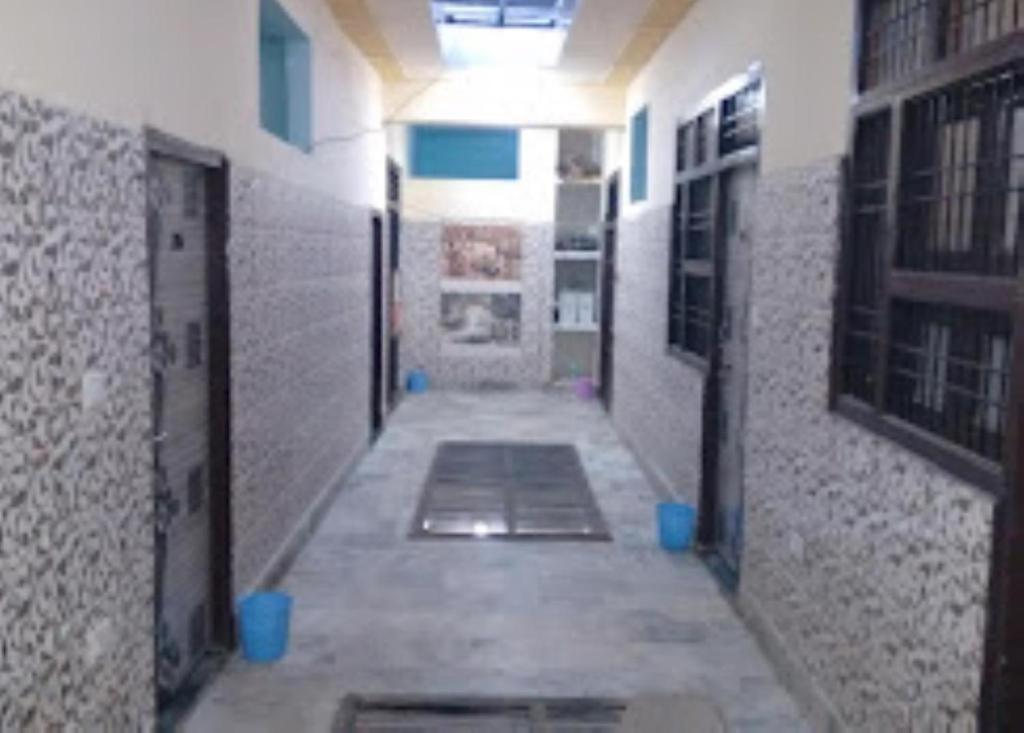 Maatu Shri Comfort Stay-Guest House ماثورا المظهر الخارجي الصورة